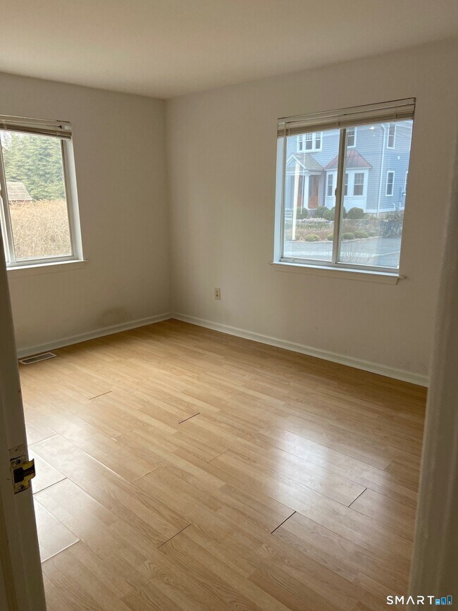 Building Photo - 4 McKendry Ct