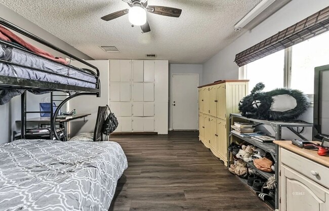 Building Photo - Beautiful Solar-Powered 4 Bedroom Home