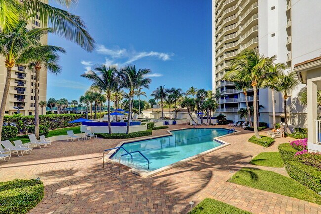 Building Photo - 3000 N Ocean Ave