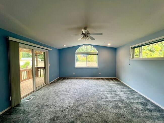 Building Photo - Spacious Home with Outbuildings on 2.3 Acres