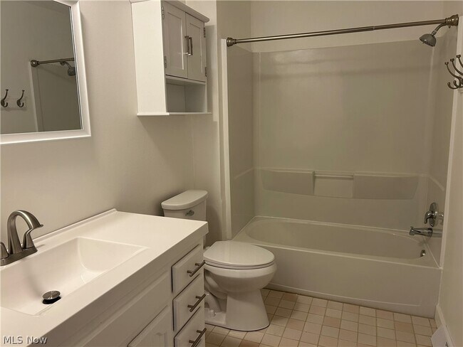 Building Photo - 24635 Clareshire Dr