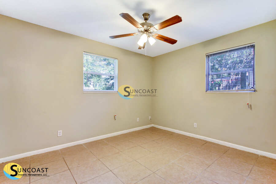 Building Photo - 2156 Bunting Dr
