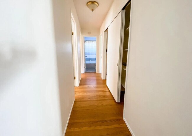 Building Photo - BEAUTIFUL HOME IN DESIREABLE CENTERVILLE, ...
