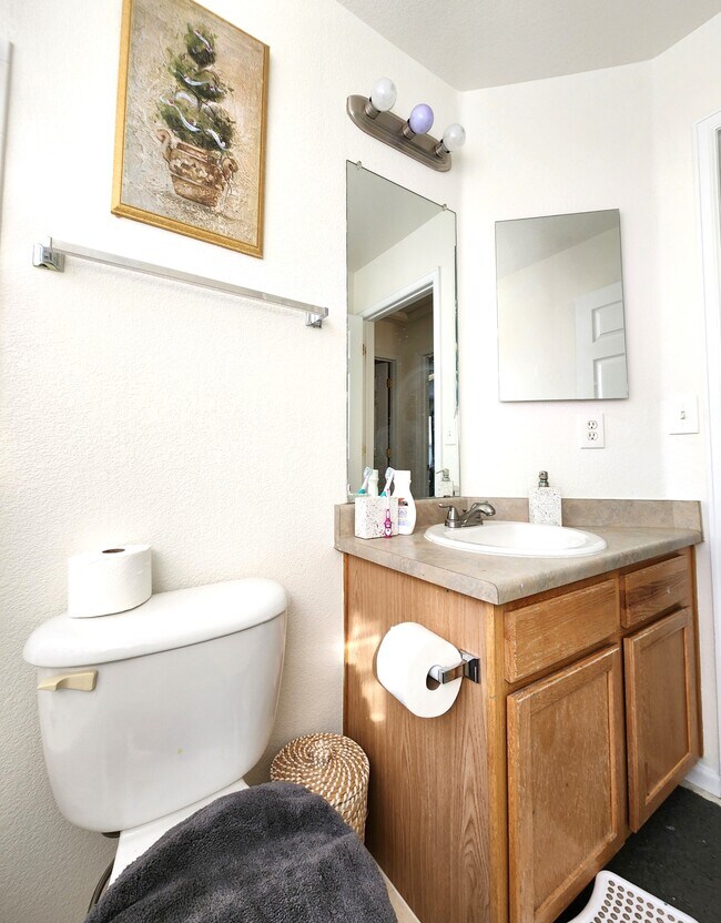 Building Photo - 13628 Plaster Cir