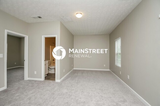 Building Photo - 4 Bedroom Pet-Friendly Home in Riverdale, GA with Main Street Renewal