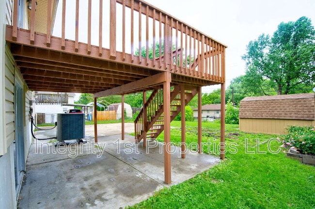 Building Photo - 6910 NW Belvidere Pkwy