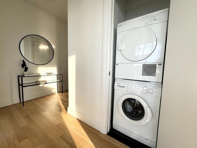 Building Photo - 56 8th Ave