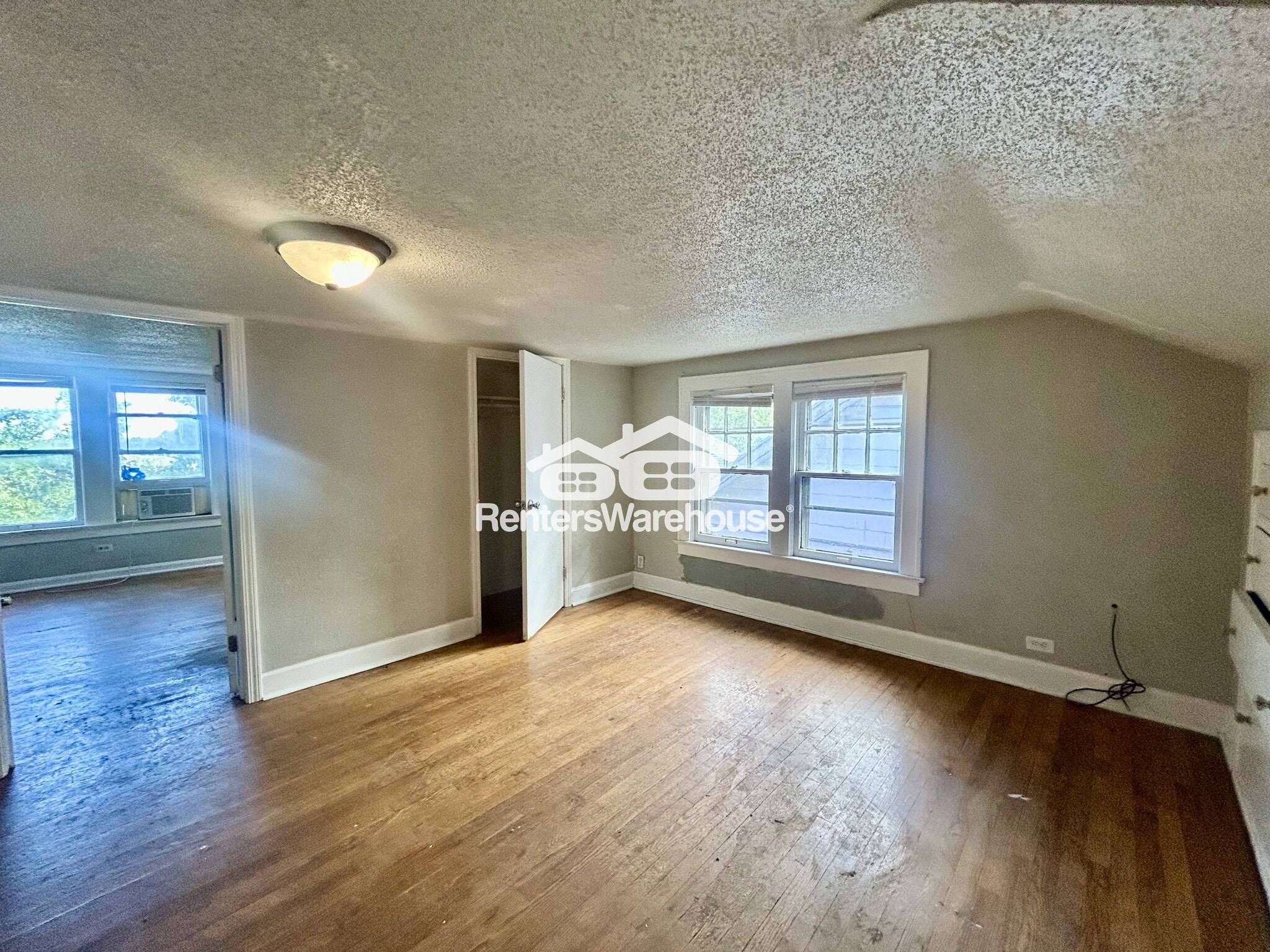 Building Photo - 2846 Myrtle Ave