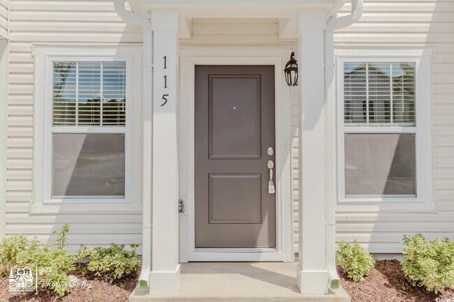 Building Photo - 115 Crescent Wy