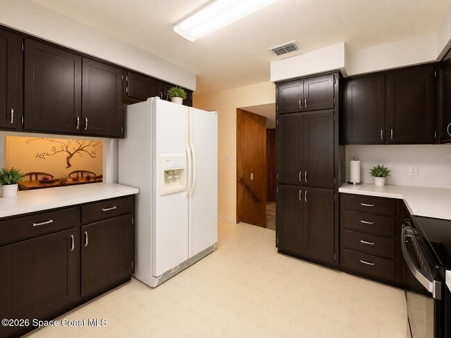 Building Photo - 3080 Royal Oak Dr
