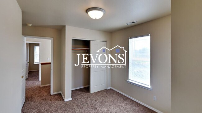 Building Photo - Enjoy this beautiful West Valley home with...