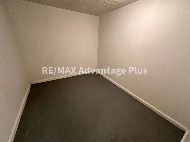 Building Photo - Spacious 4-Bedroom Home in Town of Farmville!