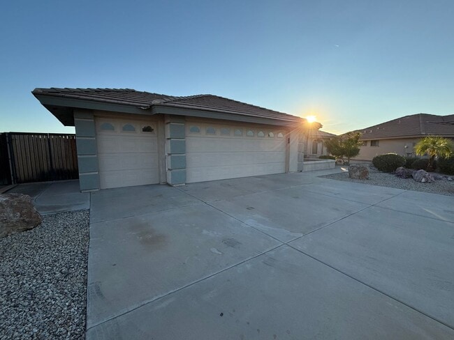 Building Photo - SUNLAND SPRINGS 55+ CORNER LOT 3 BEDROOM 2 BATHROOM FULLY FURNISHED HOME