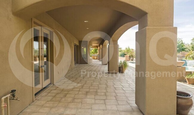 Building Photo - 2950 E Latham Way