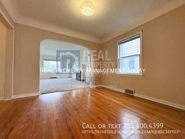 Building Photo - 910 N Union Ave