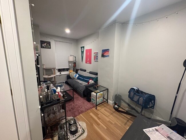 Building Photo - 54 Melrose St