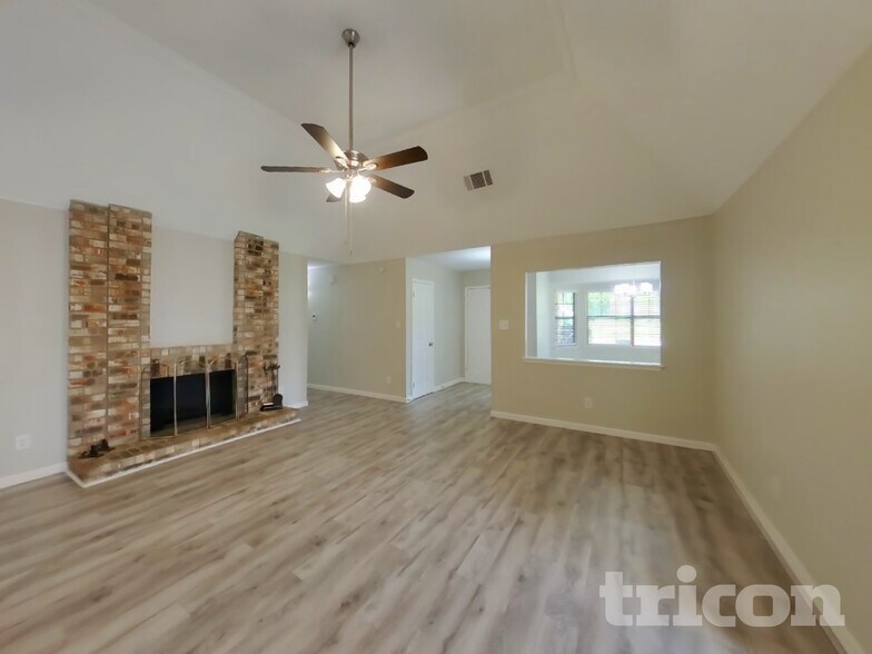 Building Photo - 1029 Twin Falls Dr