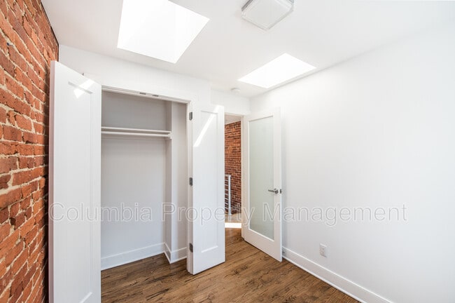 Building Photo - 1008 W St NW