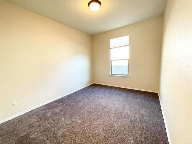 Building Photo - 213 Connor Elkins Dr