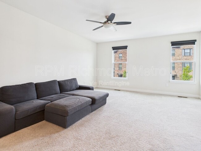 Building Photo - 2104 Boro Ridge St