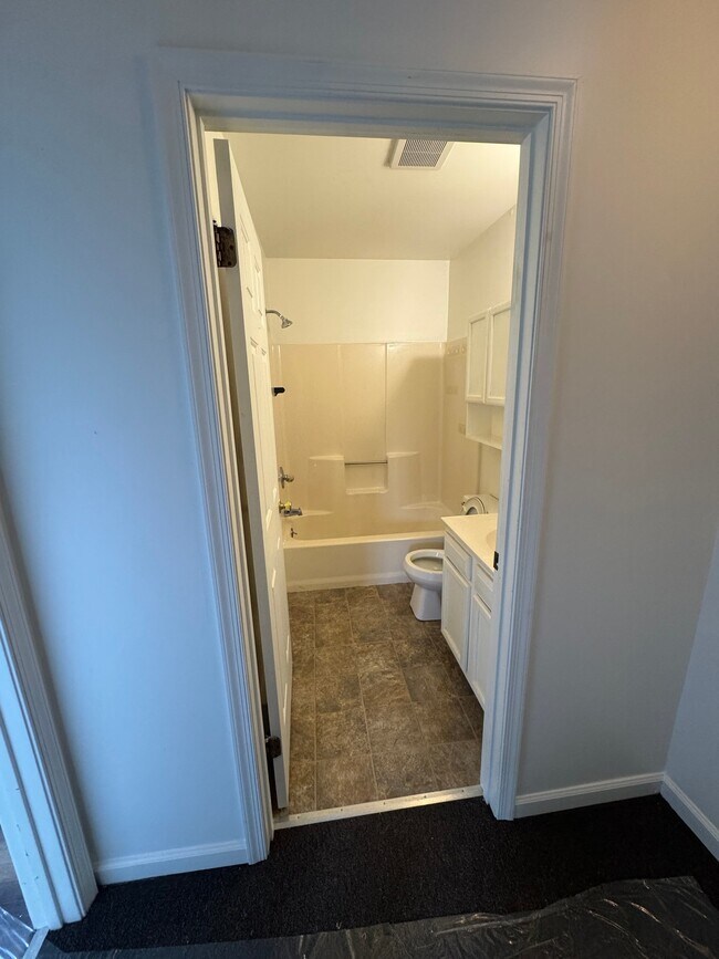 Building Photo - 1627 Blue Jay Dr