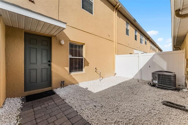 Building Photo - 16064 Old Ash Loop