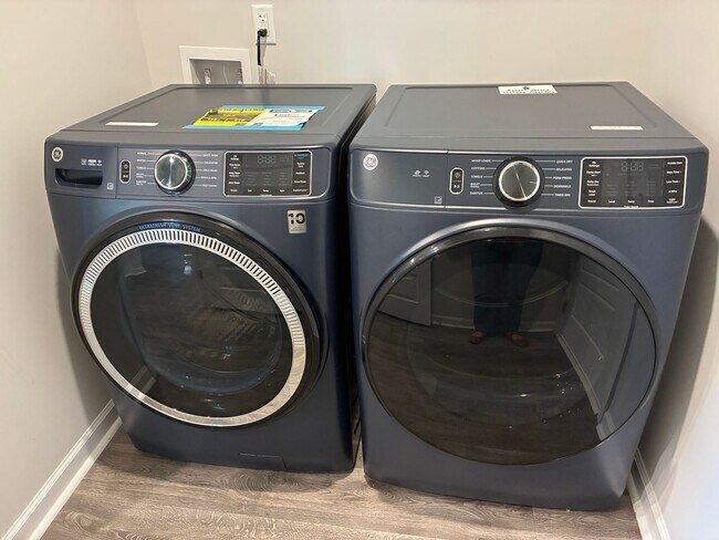 Building Photo - 5 Bedroom 2.5 Bathroom Home in Sunfish Cove in Sunset Beach, NC