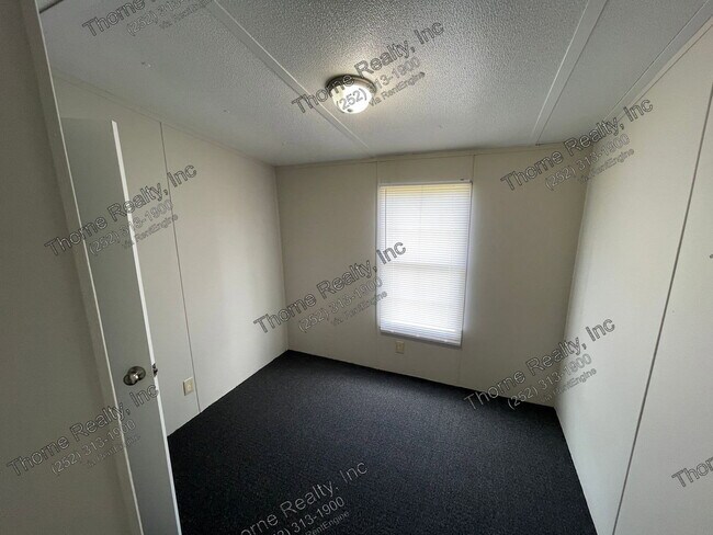 Building Photo - 126 Hemlock Ln