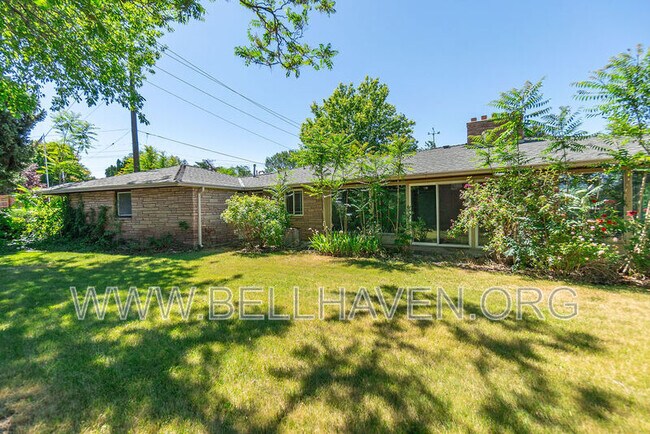Building Photo - 5524 W Randolph Dr