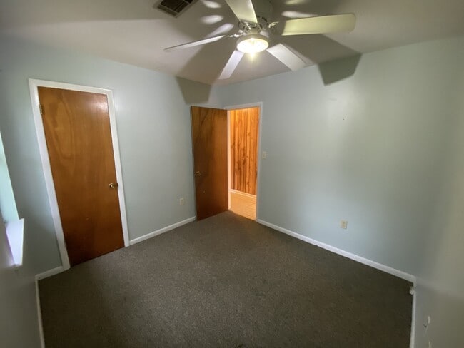Building Photo - House for Rent