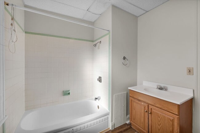 Building Photo - 520-530 Washington St