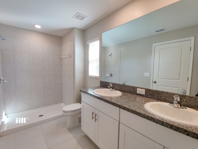 Building Photo - 23251 Willow Glen Way