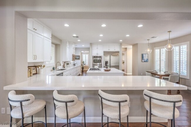 Building Photo - 636 Chervil Valley Dr