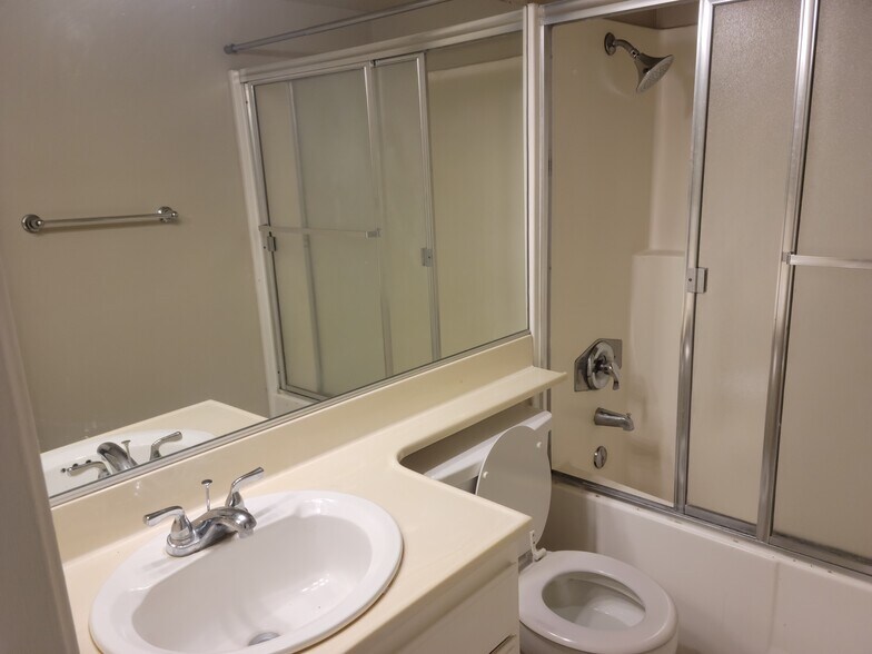 Hall Bathroom - 18804 Mandan St