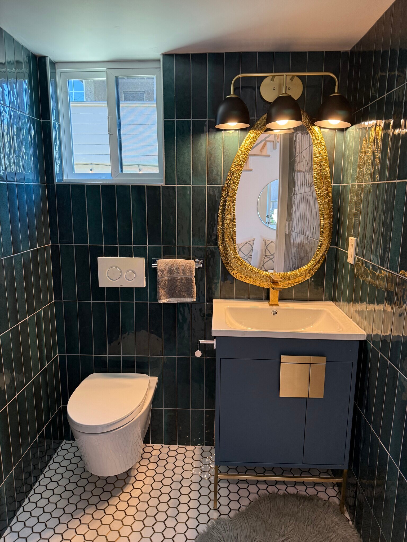 Building Photo - 10351 Keswick Ave