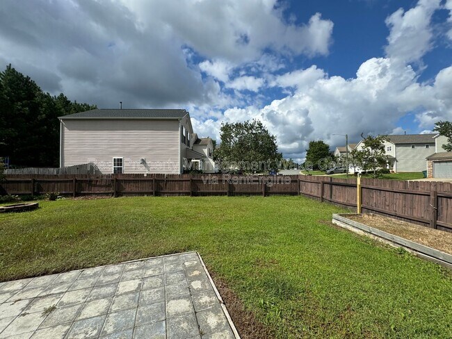 Building Photo - 2 Bellmore Ct