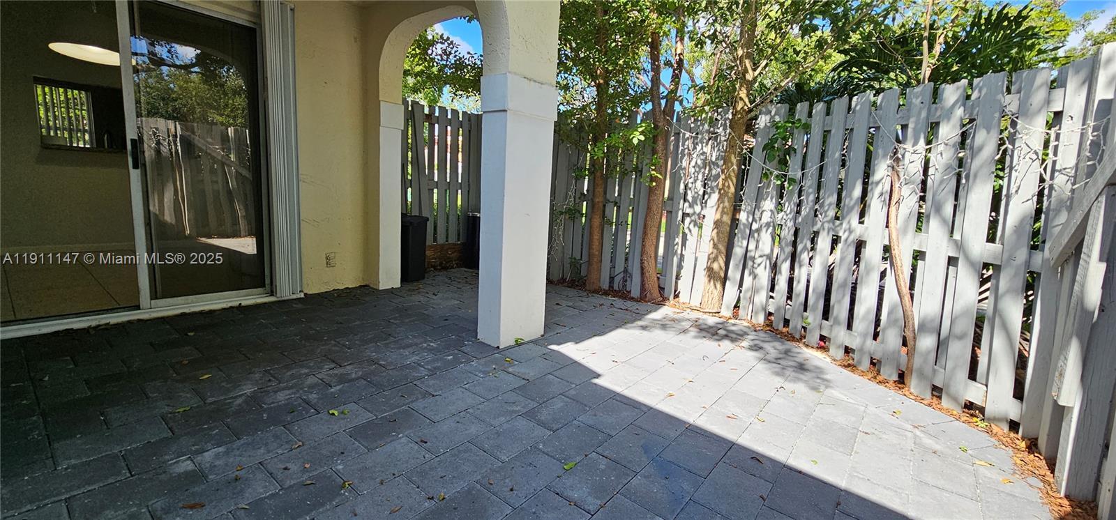 Building Photo - 1464 Springside Dr