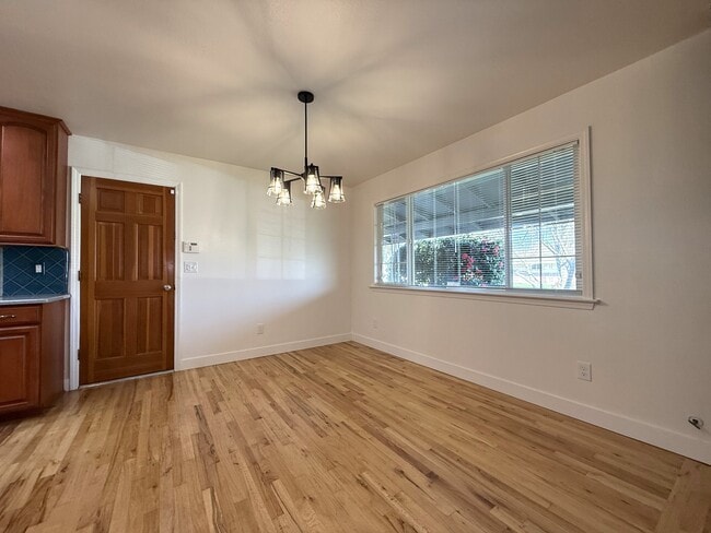 Building Photo - 5 Montclair Dr