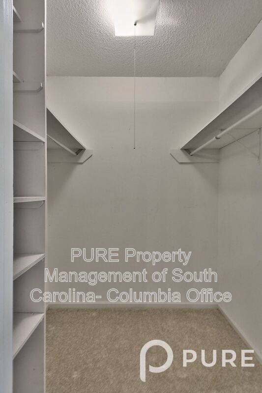 Building Photo - 601 Riverhill Cir