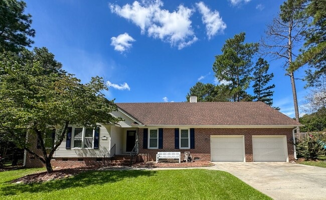 Primary Photo - Lovely 3 Bed 2 Bath Home with Bonus Room