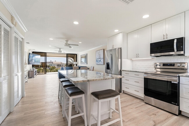 Building Photo - 5300 Jimmy Buffett Mem Hwy