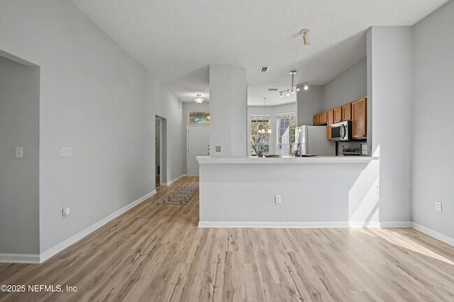 Building Photo - 1290 Ardmore St