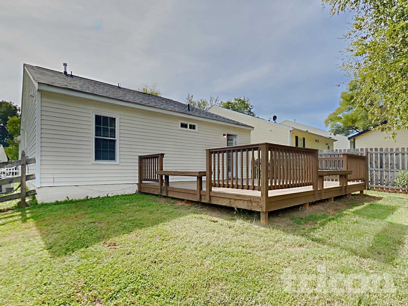 Building Photo - 2013 Kansas City Dr