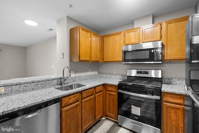 Building Photo - 5911 Millrace Ct