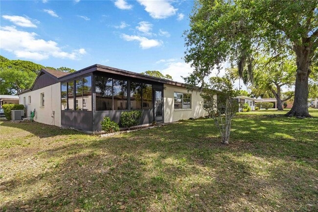 Building Photo - 6215 Green View Cir