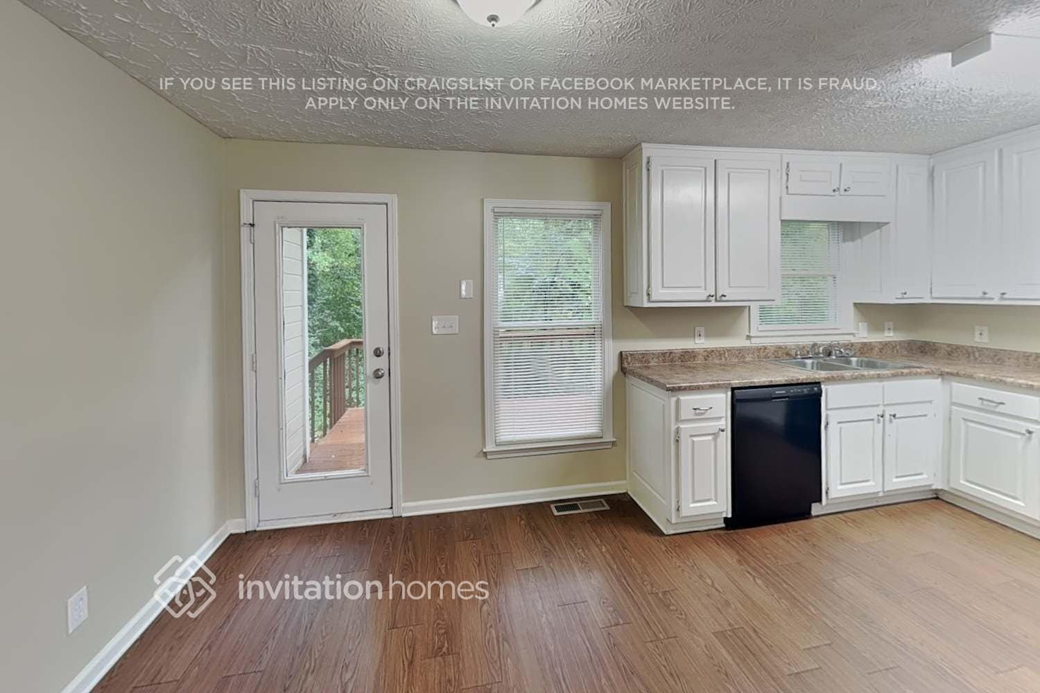 Building Photo - 305 Mary Alice Dr