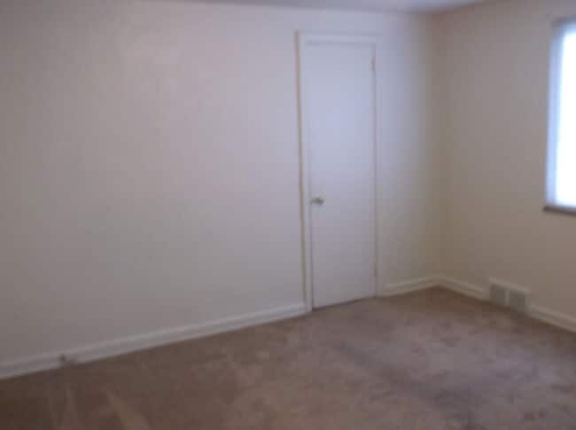 Building Photo - 4347 Coleridge St