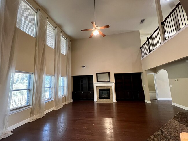 Building Photo - 68 Hemingway Ln