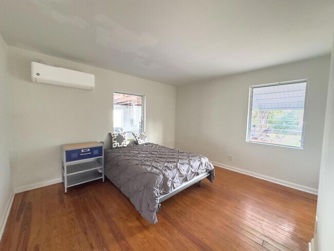 Building Photo - 422 N Broadway