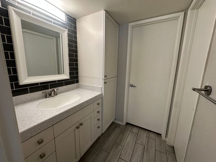 Building Photo - 5525 E Thomas Rd